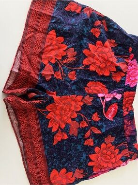 Women's Navy & Red Floral Boxer shorts